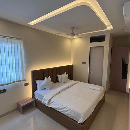 Hotel Vilaasitaa Vijay Nagar Indore Eksteriør billede