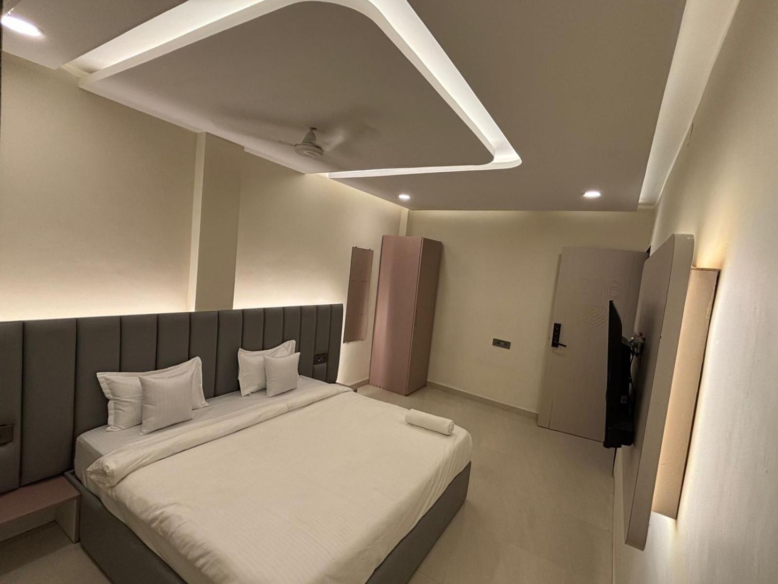 Hotel Vilaasitaa Vijay Nagar Indore Eksteriør billede