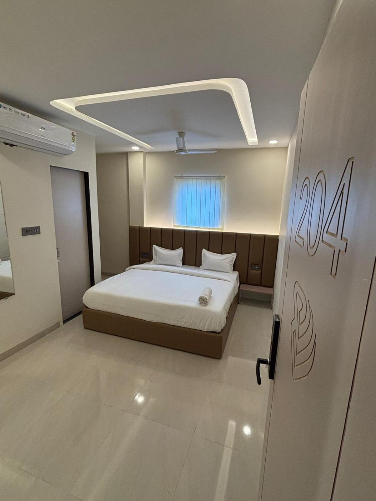 Hotel Vilaasitaa Vijay Nagar Indore Eksteriør billede